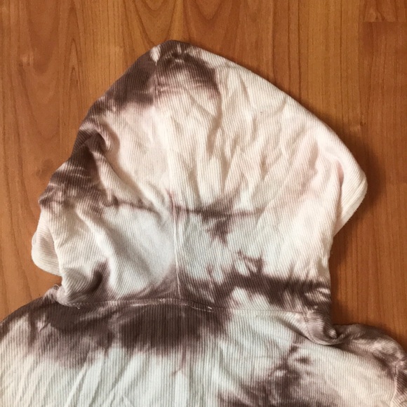 2/$20🦋CROPPED SWEATER - Picture 4 of 4